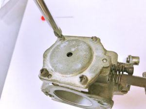 ダイヤフラムのフタの取り外し