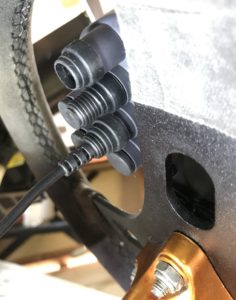 本体にセンサー端子を接続