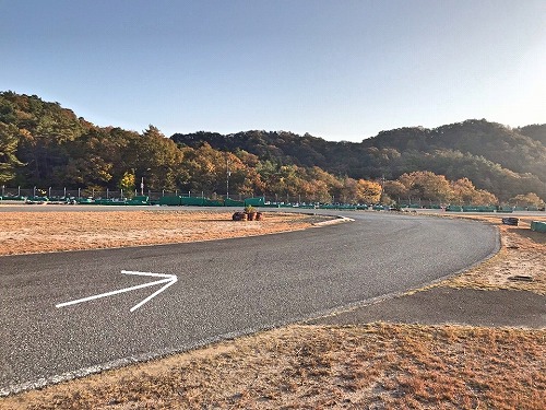 ３コーナー手前