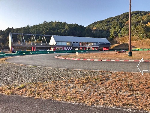 ５コーナークリッピングポイントの手前