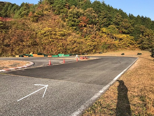 １コーナー手前