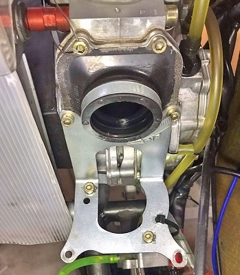 キャブ取り外し後の写真