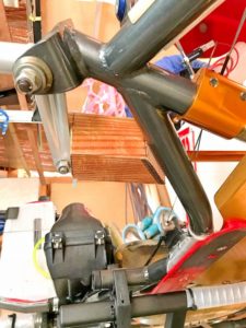 カートの下から見た写真