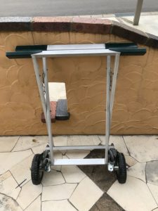 カートスタンドを折りたたむ