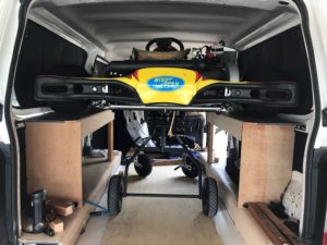 トランポに乗せたカートの後方写真