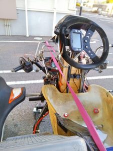 リアブレーキを一人で作業する方法