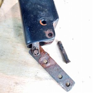 外したレバーの写真