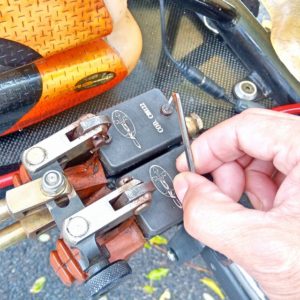 CRGマスターシリンダーの取り外し