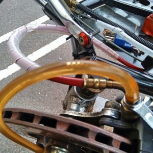 ブレーキオイルのエア抜き作業