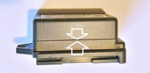 Lapcomの電池ケースをカット