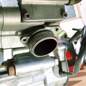 YZ125 E120Eのチャンバー取り付け部