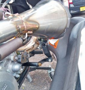 チャンバーの固定後方から