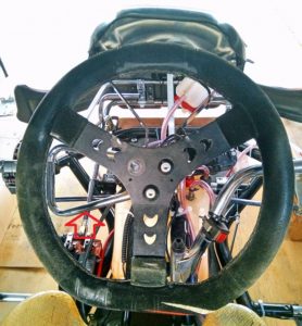 カートのハンドルがY字の位置に固定された