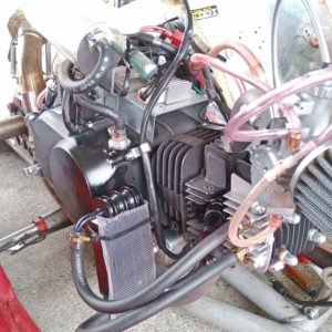 ミッション付きエンジンのズーム写真