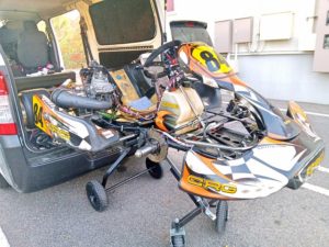 カートスタンドに乗せる