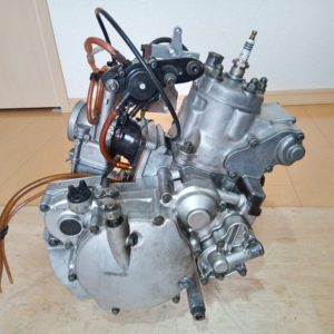 4PEエンジンの右横