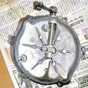 クラッチカバーの裏側