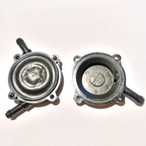 ポンプの表のカバーを外してみた