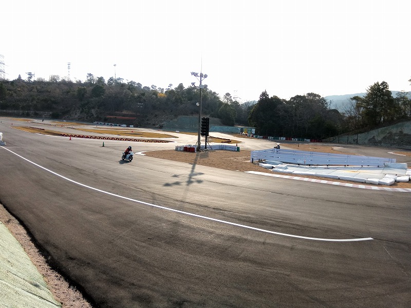 新旧1コーナー付近