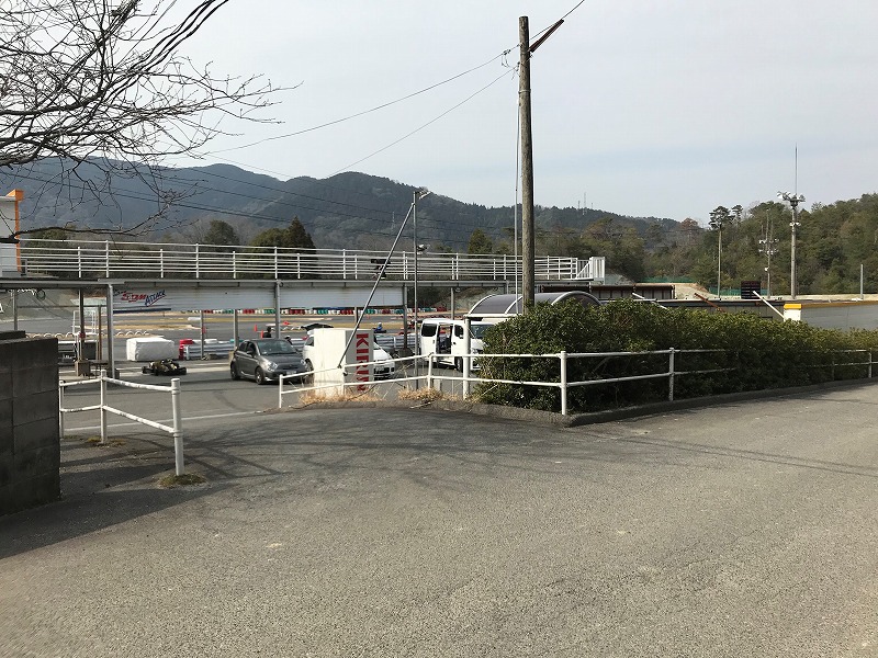 タマダのパドックの入り口