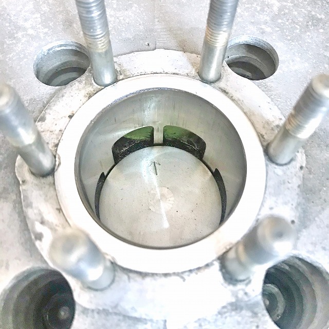 KT100のシリンダー内部