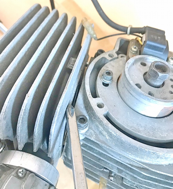 シリンダーガスケットを外す