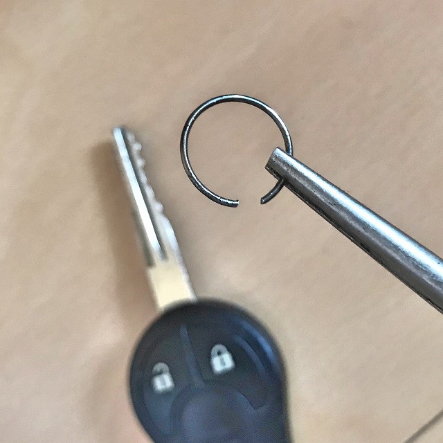 外したC型リング