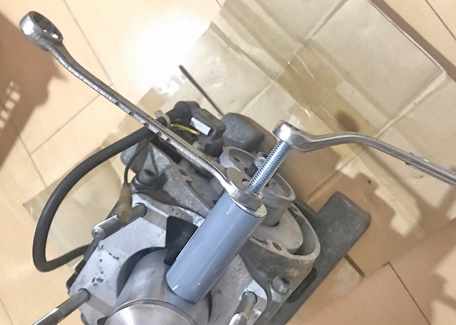 ピストンピン抜きツールの使い方