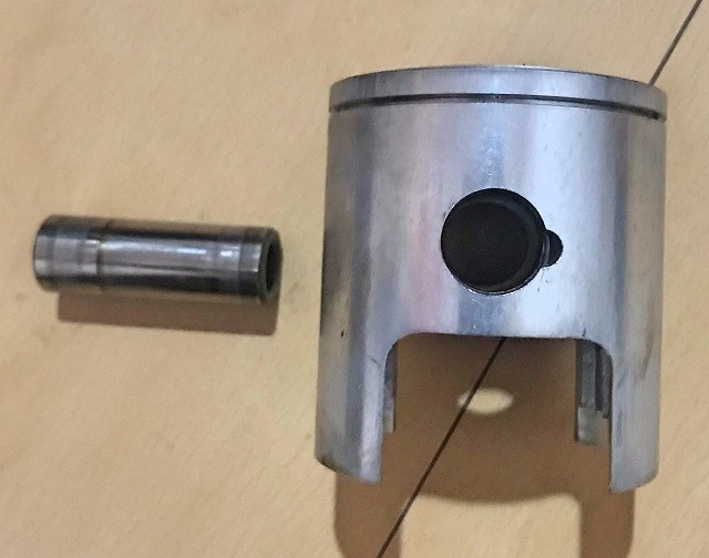 ＫＴ100のピストンとピン