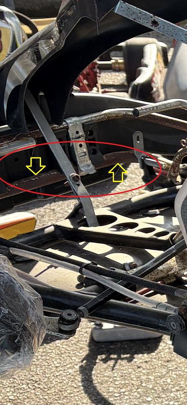 フロントバンパーステーの下側