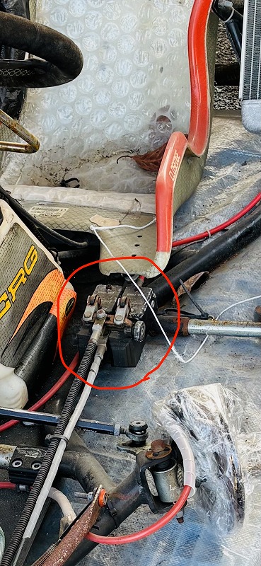 マスターシリンダーはここ